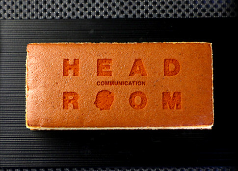 HEAD ROOM COMMUNICATION