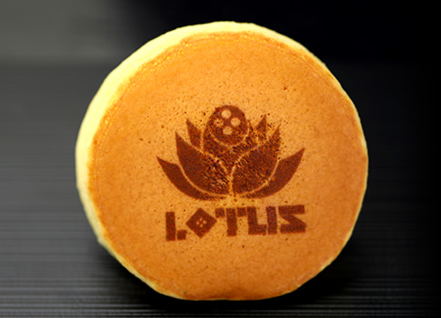 蓮のロゴマーク LOTUS