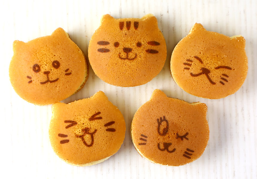 猫さんどら焼き ドラねこ 5個入り 小豆餡 ギフト仕様 ネコのお菓子 短納期 名入れ メッセージ入りお菓子の世田谷 文の菓 ふみのか