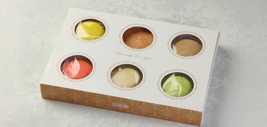 マカロン専用の化粧箱でお届け