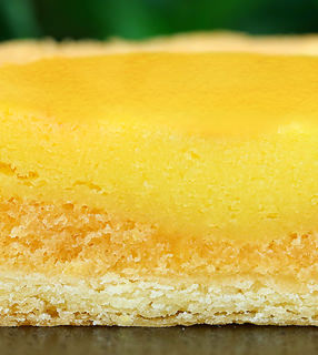 チーズ感を存分に味わえるチーズフィナンシェ生地